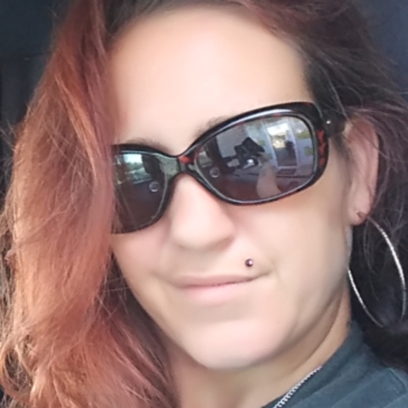 Meet your Posher, Jessica - Picture 3 of 4